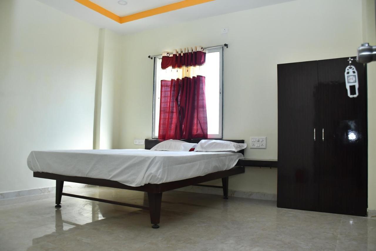 Hotel Kalika Residency Akalkot Exterior foto