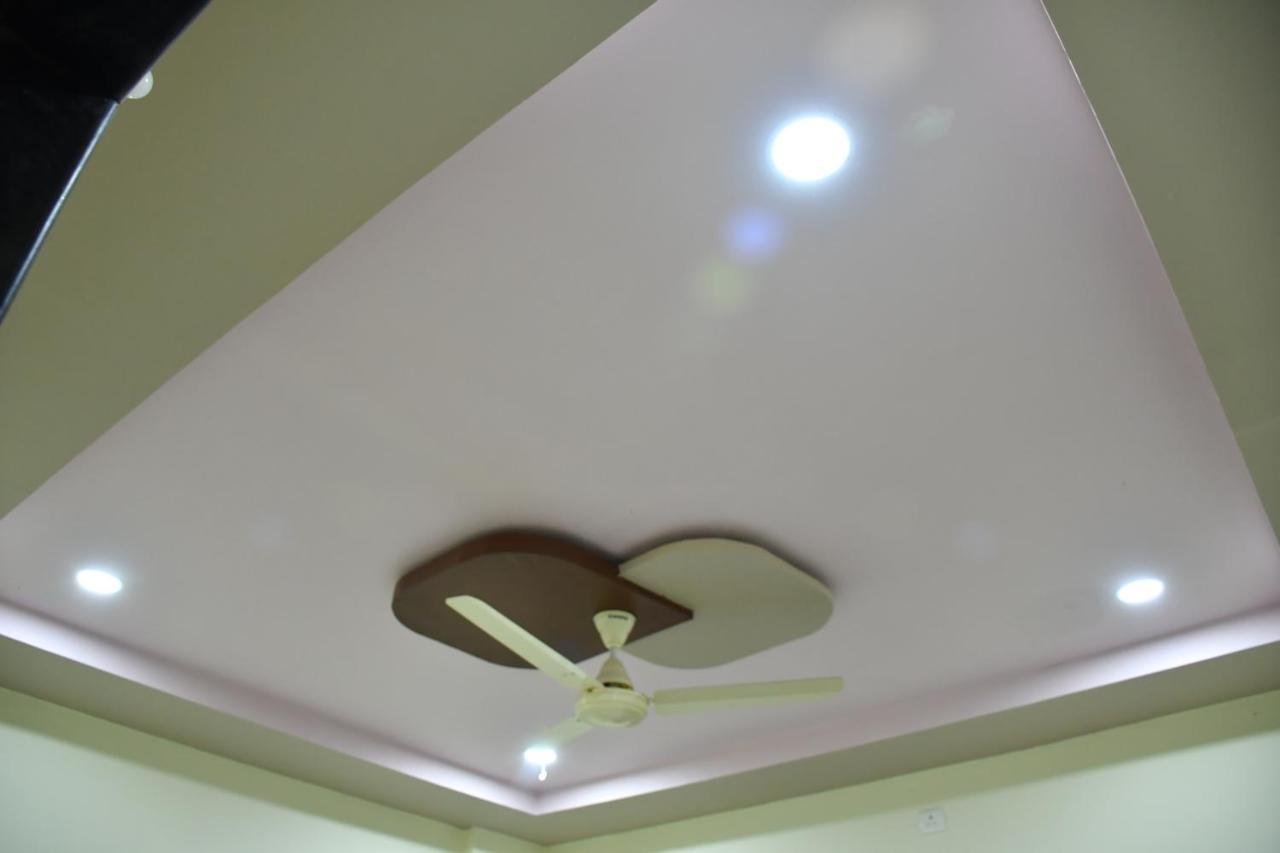 Hotel Kalika Residency Akalkot Exterior foto